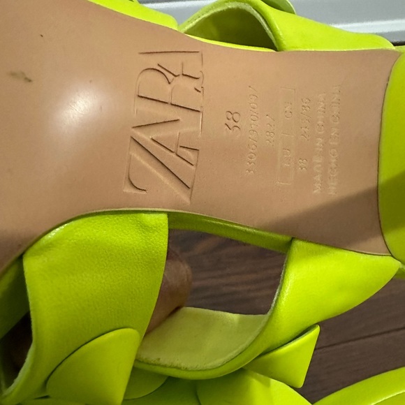 Zara- neon heeled sandals! - Picture 4 of 5